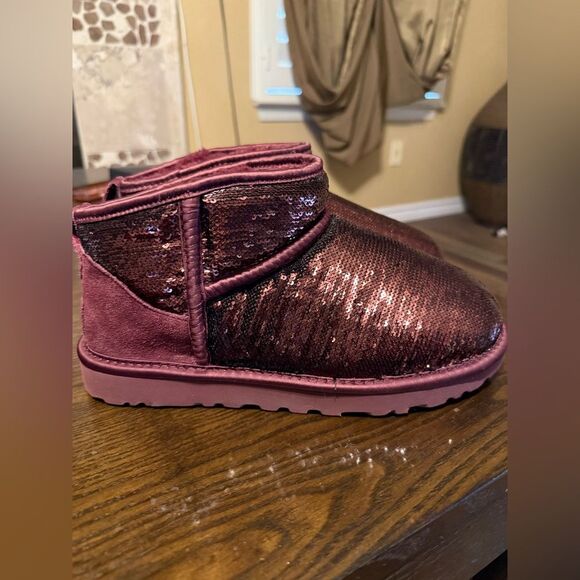 UGG Classic Ultra Mini Mirror Ball- BRAND NEW - Picture 2 of 16